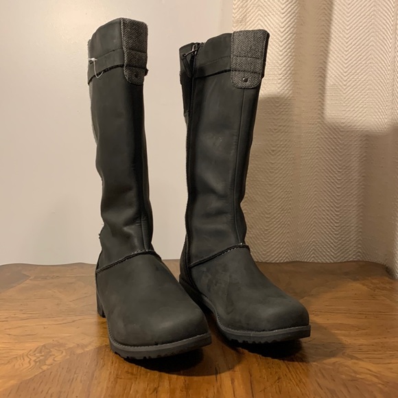 Eddie Bauer Shoes | Nwot Size 9 Eddie Bauer Raven Trace Boot Waterproof | Color: Black/Gray | Size: 9 | Kikkirodz's Closet